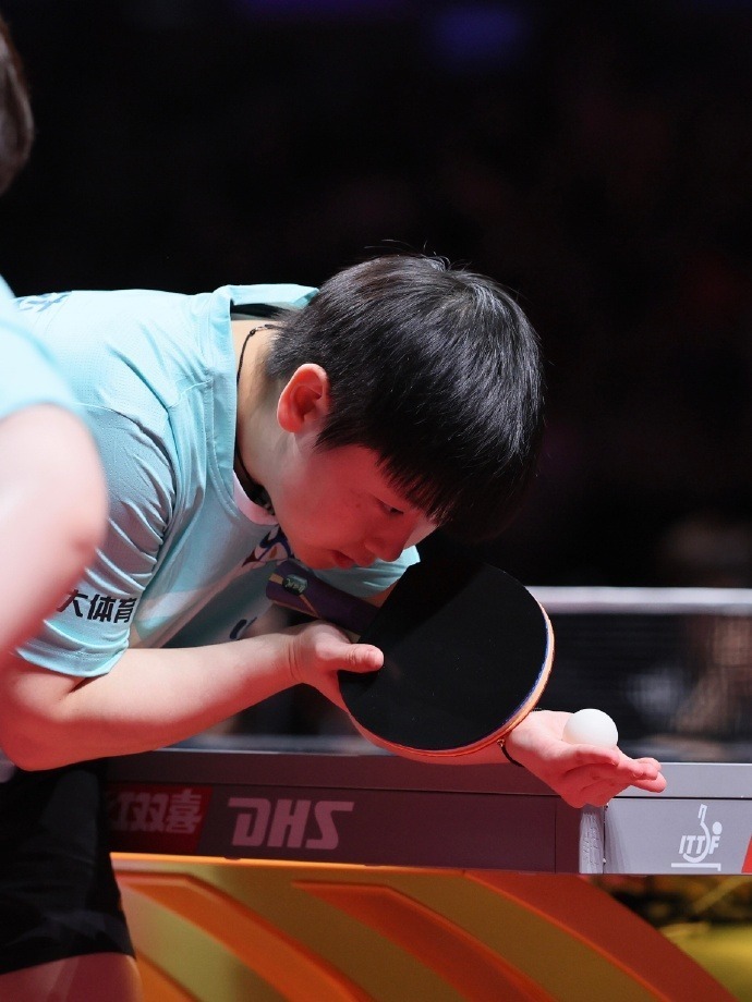 临非常大的, 迎战卫冕冠 临非常大的, 迎战卫冕冠